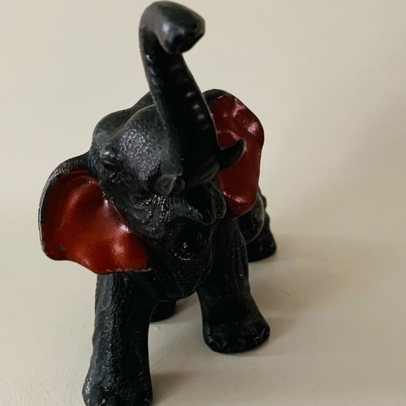 Metal elephant figurine - Picture 4 of 8